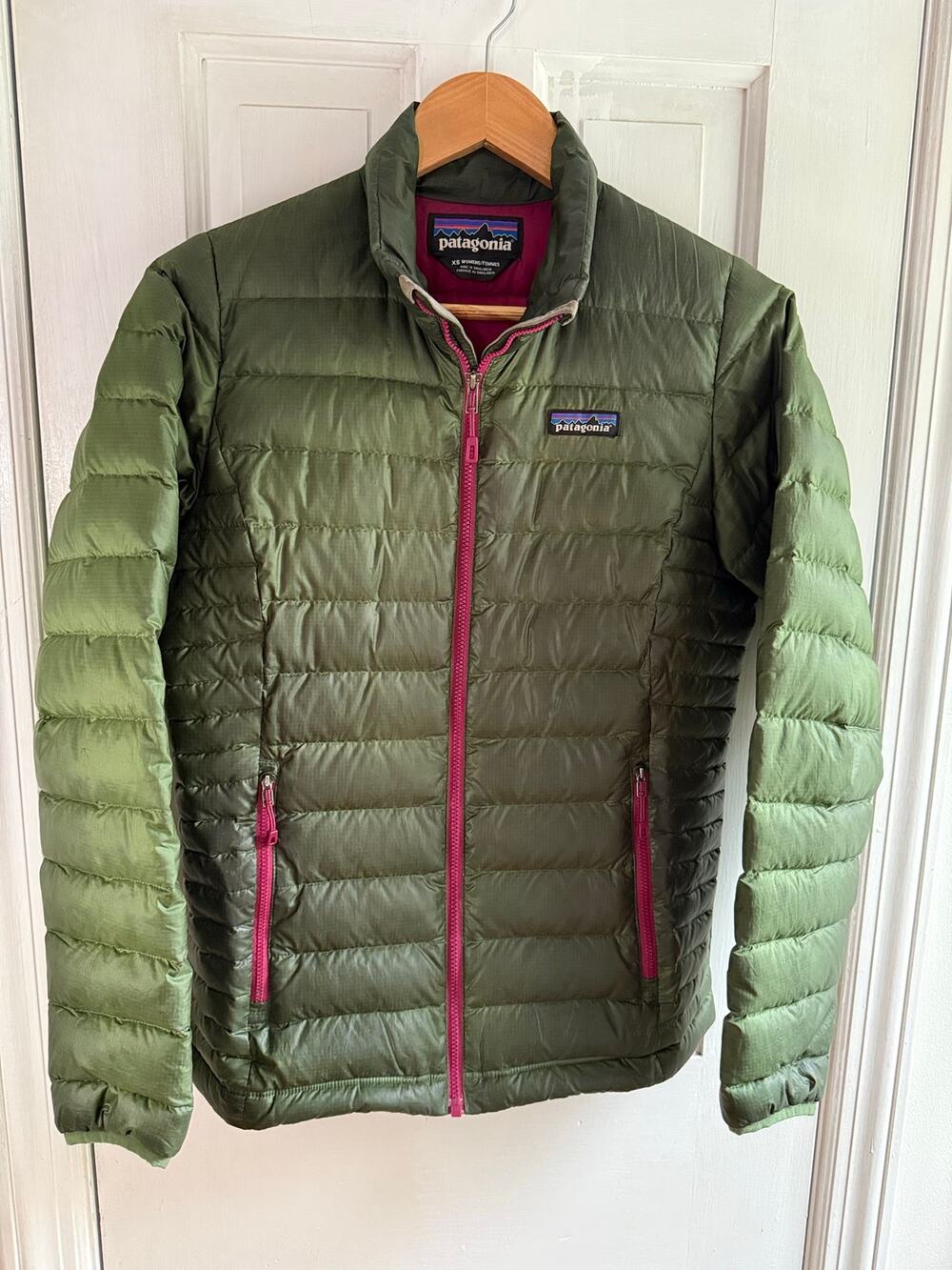 Patagonia Women’s Down Sweater Full-Zip Puffer Jacket Green Berry Lining Sz XS